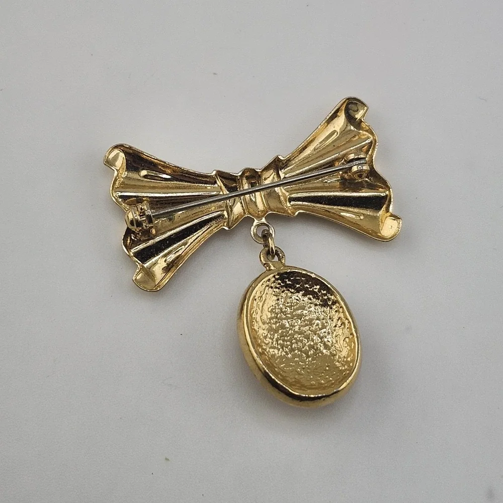 Vintage Gold Tone Bow With Amber Color Dangle Brooch‎ Pin